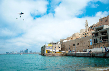 Jaffa Blick auf Tel Aviv mit Flugzeugen